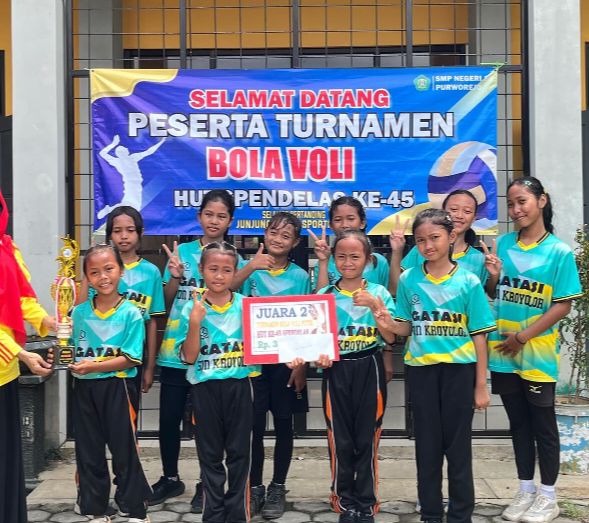 SD Negeri Kroyolor Raih Juara II Turnamen Bola Voli Antar SD dalam Rangka HUT ke-45 SMP Negeri 18 Purworejo